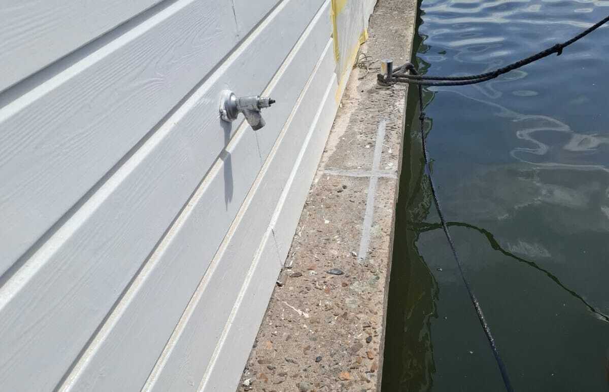 Koolstof lijmwapening Amsterdamse woonark